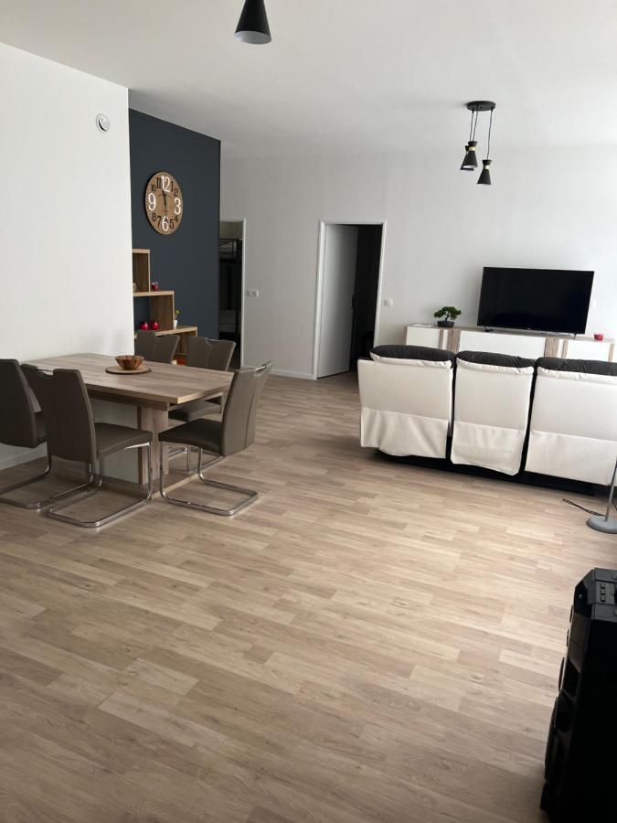 Appartement T4 140 M2 Spacieux Et Calme Pour 8 Personnes Лю-Сен-Совер Екстер'єр фото